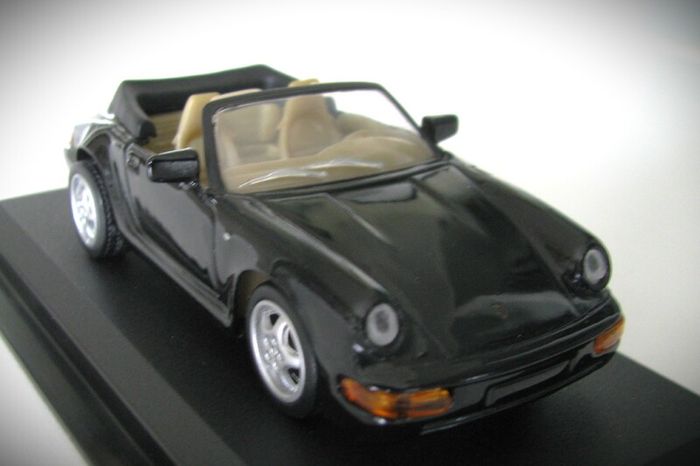 Diecast Model Porsche 911 Carrera 4 - del Prado Car Collection 1:43
