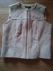 suede sleeveless jacket
