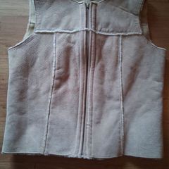 suede sleeveless jacket