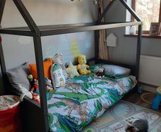 Kids house frame bed with mattress