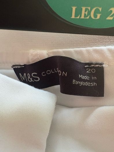 M&S white 3/4 trousers