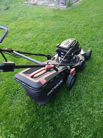 Hyundai Prolawn Self Drive Lawnmower