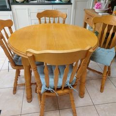 Dining Table & Chairs
