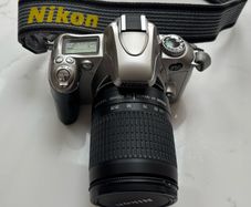 Nikon F55 35mm Film SLR Camera & vacuum extras