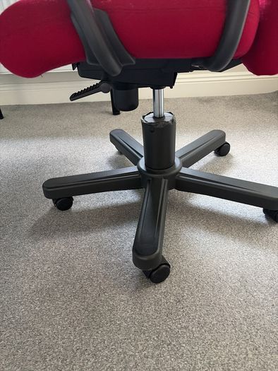 Ikea linnmon 150 x 75 + Chair