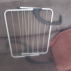 Radiator clothes dryer