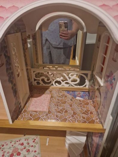 Doll house