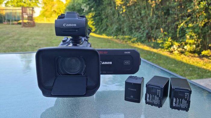 Canon XA50