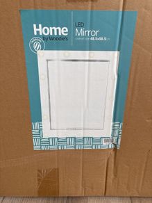 LED mirror With Surrounding Bulbs
