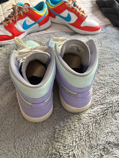 Jordan 1 Mid