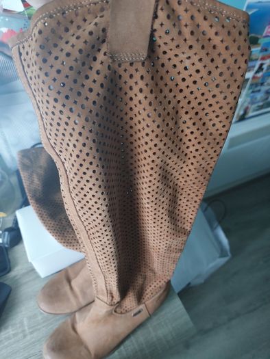 Boots leather