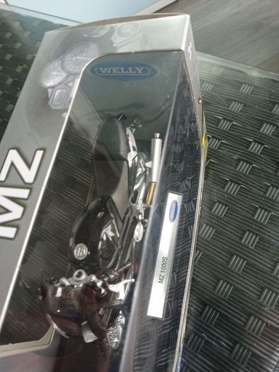 Welly MZ 1000s