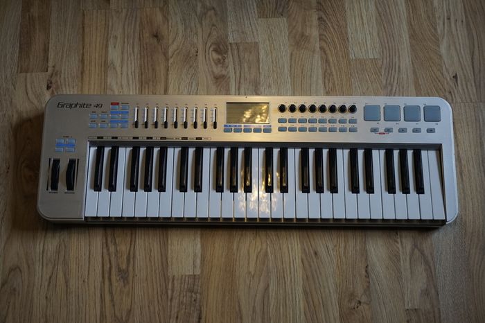 Samson Graphite 49 Key Midi keyboard