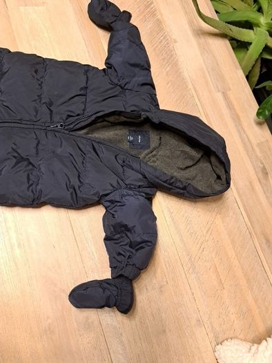 Baby Gap winter suit 0-6months