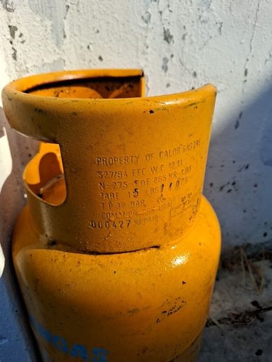 Calor Gas Cylinder ( Small one 6kg) mostly full