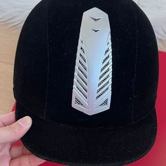 Riding helmet