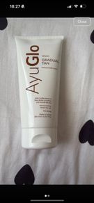 Ayu Glo vegan gradual tan medium / dark