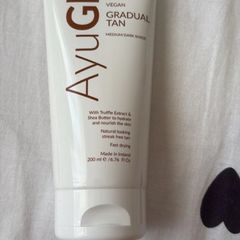 Ayu Glo vegan gradual tan medium / dark
