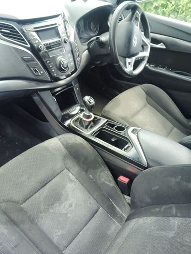 Breaking Hyundai i40 2012 1.7crdi