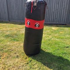 Boxing bag and wall bracket
