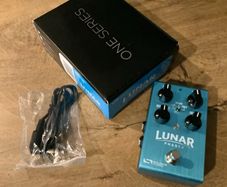 Source Audio Lunar Phaser Pedal box