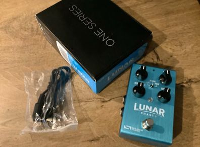 Source Audio Lunar Phaser Pedal box