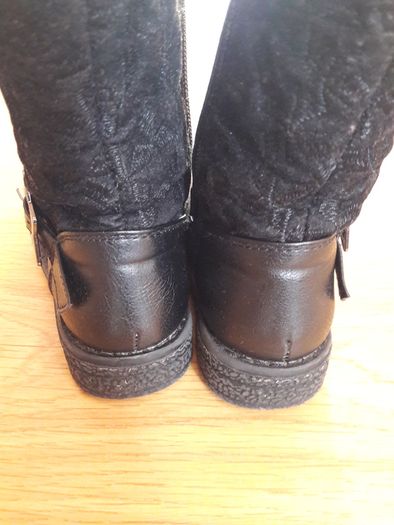 Girls black boots size 7