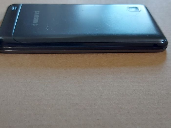 Samsung Galaxy S mobile phone, Model YP-GS1, in excellent condition