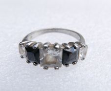 Vintage Sterling Silver 925  5-Stone Ring: Sapphire & Cubic Zirconia size P - 4,3g