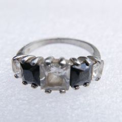 Vintage Sterling Silver 925  5-Stone Ring: Sapphire & Cubic Zirconia size P - 4,3g