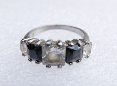 Vintage Sterling Silver 925  5-Stone Ring: Sapphire & Cubic Zirconia size P - 4,3g