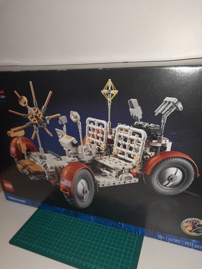 LEGO Technic NASA Apollo Lunar Roving Vehicle (LRV)  42182