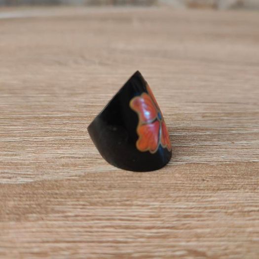 Flower wood ring, size M