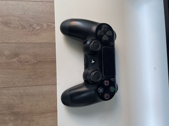 Playstation 4 Slim 500GB console and controller