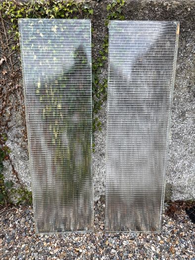 2 x ribbed glass panes