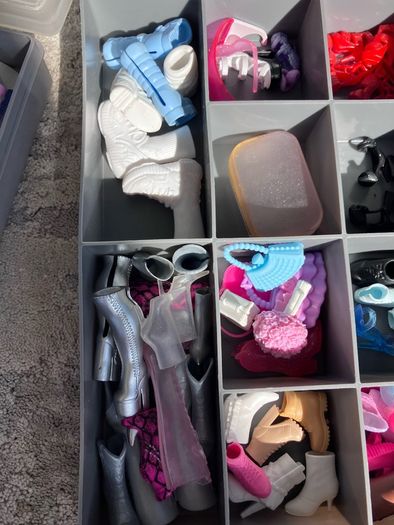 Barbie clothes, shoes, bags, jewellery and accessories