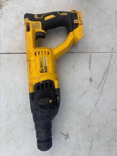 DeWalt 18V XR Brushless Cordless Rotary Hammer Drill