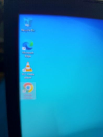 Toshiba Satellite Model C50-A-16C, Intel Pentium CPU B960, 2.2 GHz, 6GB Ram, 1 Terrabyte HDD, Microsoft Edge, Chrome, and VLC