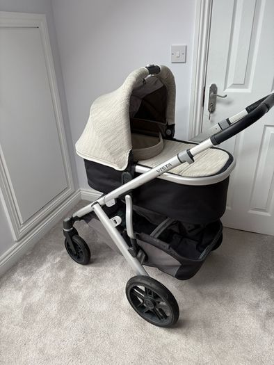 UPPAbaby Vista V2 Pushchair & Carrycot Bundle | Sierra plus mamas and papas footmuff