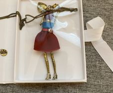 Beautiful Lady Necklace Unusal
