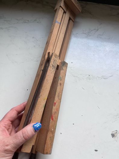 Easel