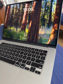 MacBook Air m4 15 inch 256 ssd