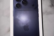 iPhone 17 Pro (256GB, Deep Blue)