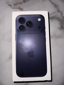 iPhone 17 Pro (256GB, Deep Blue)