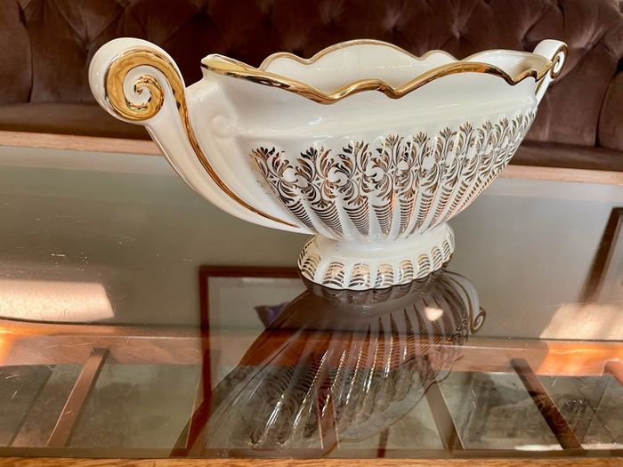 Stylish Vintage Sadler Ceramic Tulip Mantle Vase