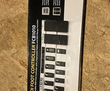 Berhinger FCB1010 midi foot controller