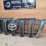 Toyota land cruiser 2013-17 front grill Image 2