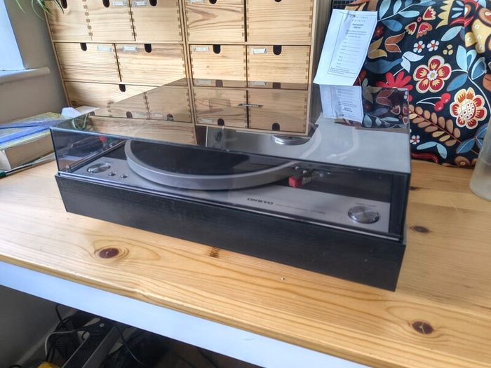Onkyo CP-1050 Direct Drive Turntable