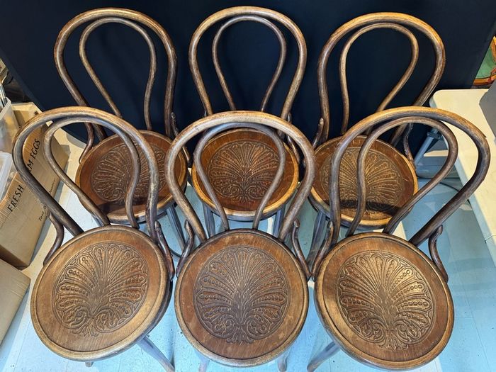 Set of 6 Antique Kohn Mundus Bentwood Dining Chairs