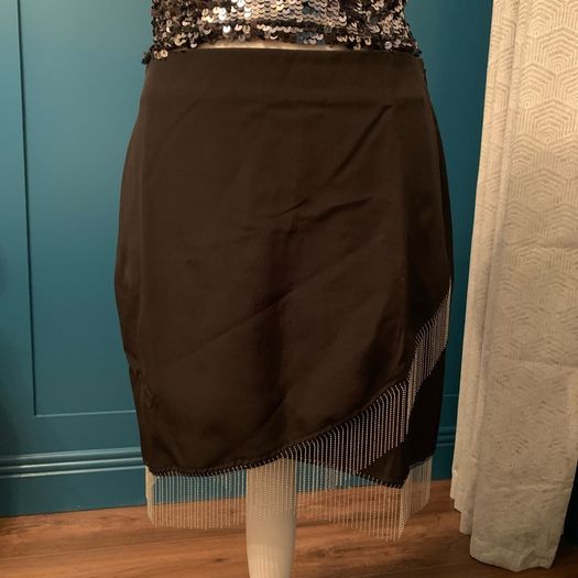 Vero Moda skirt. Brand new with tag. Size M